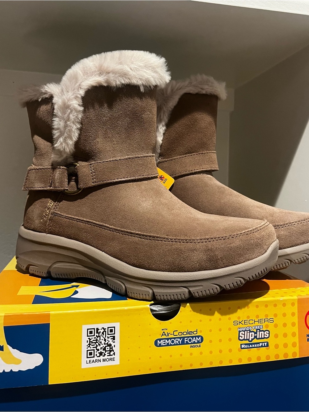 NWT Skechers Easy Going Dreamers Luxe Vibes Slip-Ins Boots Taupe Size 8 - Picture 4 of 6